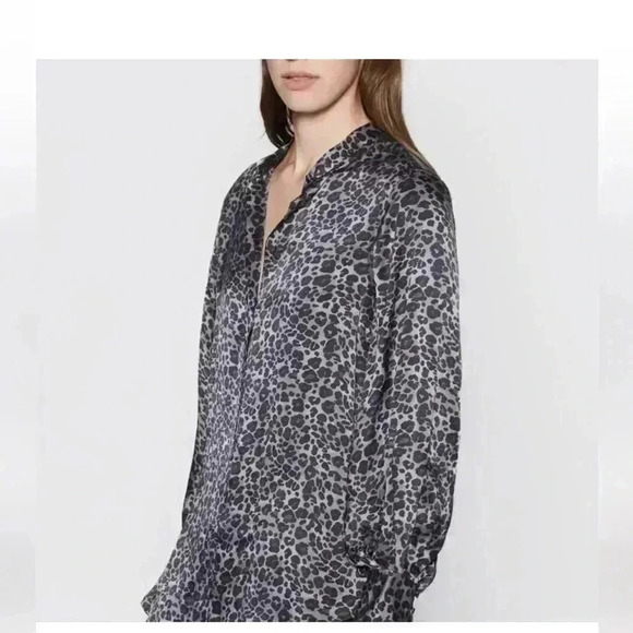 Equipment Femme Womens sz XS Boleyn Gray
Black Leopard Print Silk Blouse NWOT - Picture 9 of 10